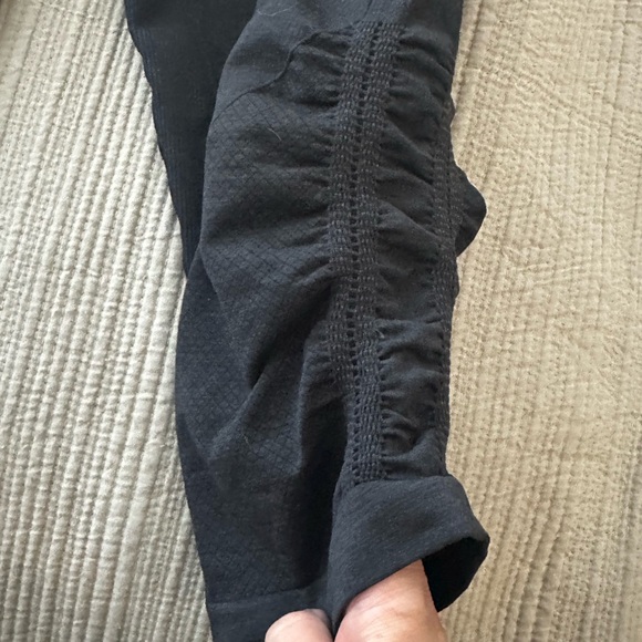 Lululemon tights - Picture 2 of 6